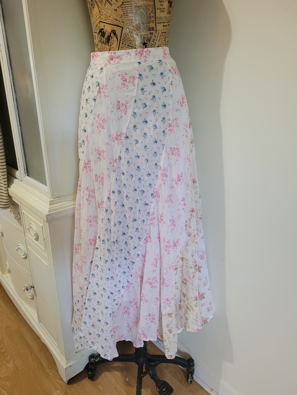 Polo Ralph Lauren Patchwork Quilt Floral Cream Maxi Skirt with Soft Pink Print - Picture 3 of 15